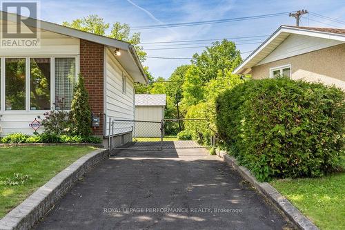 2184 Melfort Street, Ottawa, ON - Outdoor
