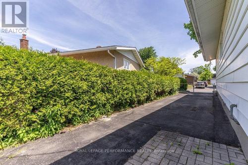 2184 Melfort Street, Ottawa, ON - Outdoor