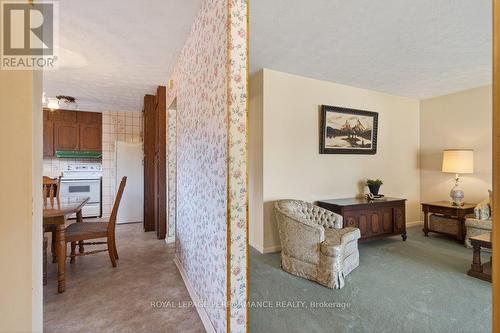 2184 Melfort Street, Ottawa, ON - Indoor