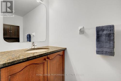 167 Duntroon Circle, Ottawa, ON - Indoor Photo Showing Bathroom