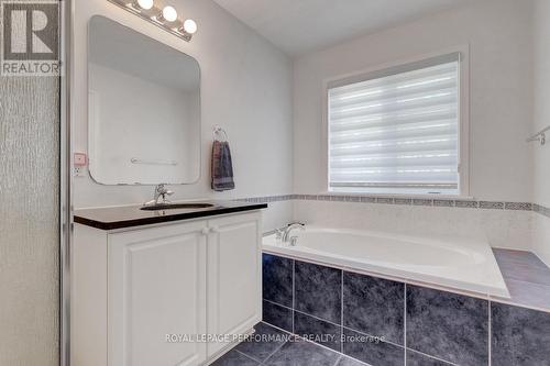 167 Duntroon Circle, Ottawa, ON - Indoor Photo Showing Bathroom
