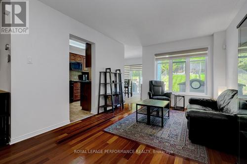 167 Duntroon Circle, Ottawa, ON - Indoor Photo Showing Living Room