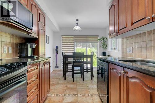 167 Duntroon Circle, Ottawa, ON - Indoor Photo Showing Kitchen