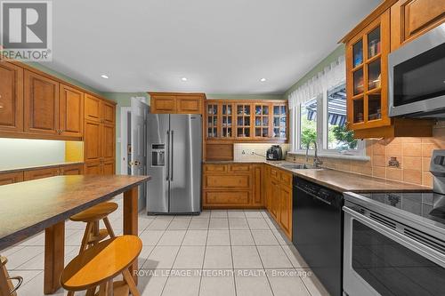 30 Biscayne Crescent, Ottawa, ON - Indoor Photo Showing Kitchen
