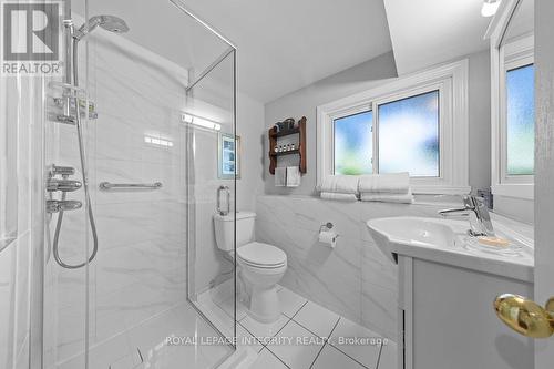 30 Biscayne Crescent, Ottawa, ON - Indoor Photo Showing Bathroom
