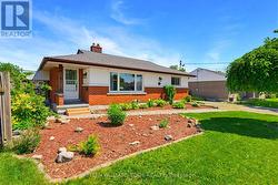 17 BROADMORE AVENUE St. Catharines, ON L2M 6A4