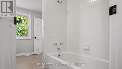 Bathroom - 39 Tomahawk Drive, Grimsby, ON 