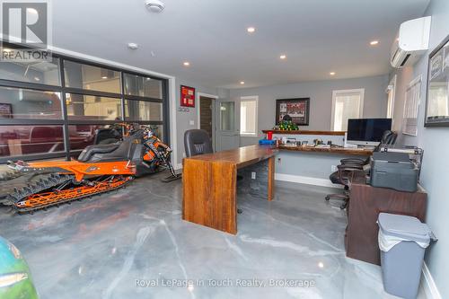 1388 Cedarpoint Road, Tiny, ON - Indoor