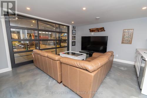 1388 Cedarpoint Road, Tiny, ON - Indoor