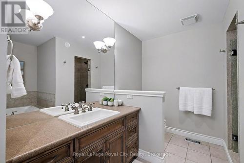 8 Zaduk Place, Guelph (Kortright East), ON - Indoor Photo Showing Bathroom