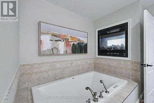 8 Zaduk Place, Guelph (Kortright East), ON - Indoor Photo Showing Bathroom