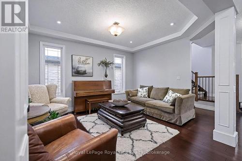 8 Zaduk Place, Guelph (Kortright East), ON - Indoor Photo Showing Living Room