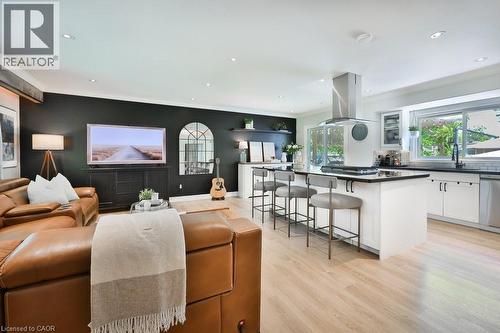 5188 Meadowhill Road, Burlington, ON - Indoor