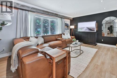 5188 Meadowhill Road, Burlington, ON - Indoor Photo Showing Living Room