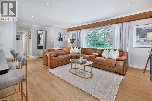 5188 Meadowhill Road, Burlington, ON - Indoor Photo Showing Living Room