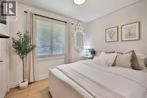 5188 Meadowhill Road, Burlington, ON - Indoor Photo Showing Bedroom