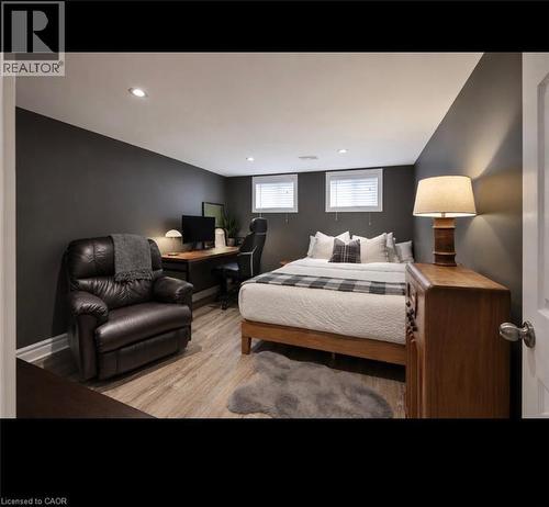 5188 Meadowhill Road, Burlington, ON - Indoor Photo Showing Bedroom