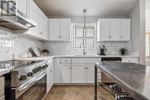 39 Liam Drive, Hamilton, ON - Indoor Photo Showing Kitchen