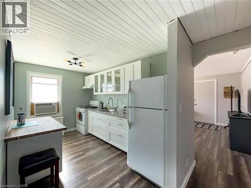 1755 King Street Unit# 9, Hamilton, ON - Indoor Photo Showing Kitchen