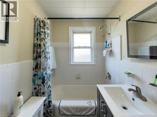 1755 King Street Unit# 9, Hamilton, ON - Indoor Photo Showing Bathroom