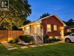 9 GRENADIER Drive Hamilton, ON L8T 4C7
