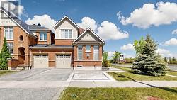 1 VANDERVOORT DRIVE Richmond Hill, ON L4E 0C6