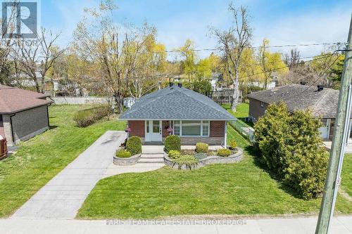 212 GROVE STREET E  Barrie, ON L4M 2P9