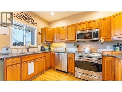 235 3Rd Avenue S, Creston, BC 