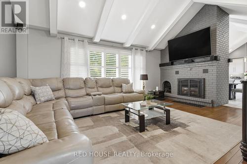 875 Brawley Road W, Whitby, ON 