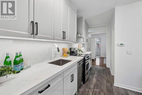 132 Hanson Street, Toronto, ON 