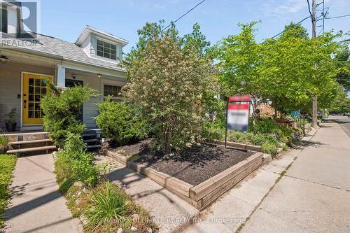 132 Hanson Street, Toronto, ON 