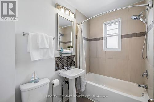 132 Hanson Street, Toronto, ON 