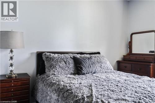 Interior room featuring light-toned walls - 106 Moore Crescent, Ancaster, ON 
