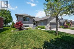786 SECOND STREET Plympton-Wyoming, ON N0N 1T0