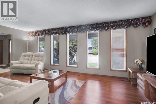 2 Cambridge Crescent, Saskatoon, SK 