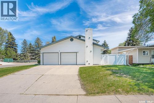 2 Cambridge Crescent, Saskatoon, SK 