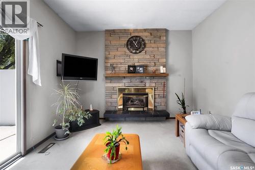 2 Cambridge Crescent, Saskatoon, SK 