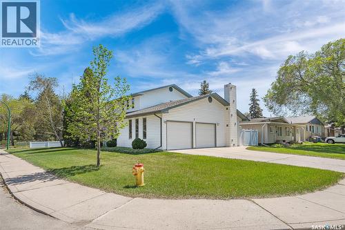 2 Cambridge Crescent, Saskatoon, SK 