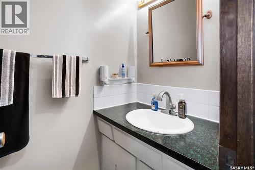 2 Cambridge Crescent, Saskatoon, SK 