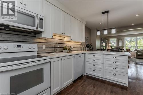 2157 Mountain Grove Avenue, Burlington, ON - Indoor Photo Showing Kitchen