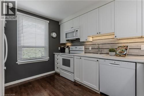2157 Mountain Grove Avenue, Burlington, ON - Indoor Photo Showing Kitchen