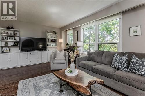 2157 Mountain Grove Avenue, Burlington, ON - Indoor Photo Showing Living Room