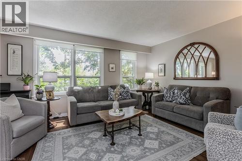 2157 Mountain Grove Avenue, Burlington, ON - Indoor Photo Showing Living Room