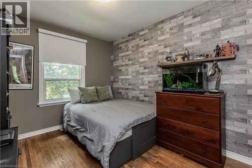 2157 Mountain Grove Avenue, Burlington, ON - Indoor Photo Showing Bedroom