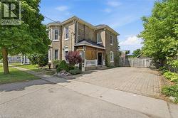 86 OAK Street Brantford, ON N3T 2B3