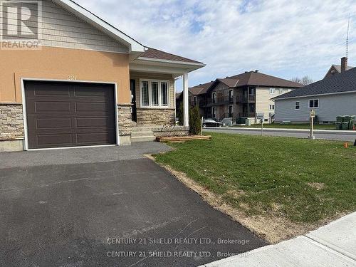 221 Third Street W, Cornwall, ON 