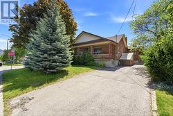 149 BURNDALE AVENUE Toronto, ON M2N 1T1