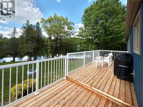 New deck overlooking the lake - 9211 118 Highway, Minden Hills (Minden), ON 