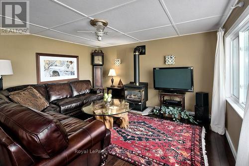 111 Fraser Street, Meaford, ON - Indoor Photo Showing Living Room