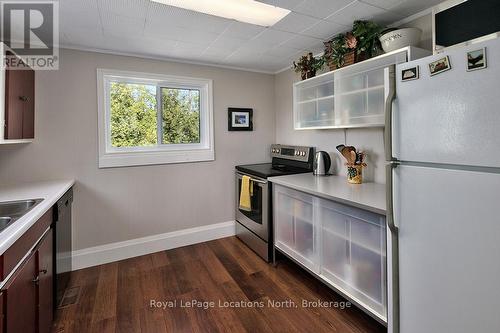 111 Fraser Street, Meaford, ON - Indoor Photo Showing Kitchen